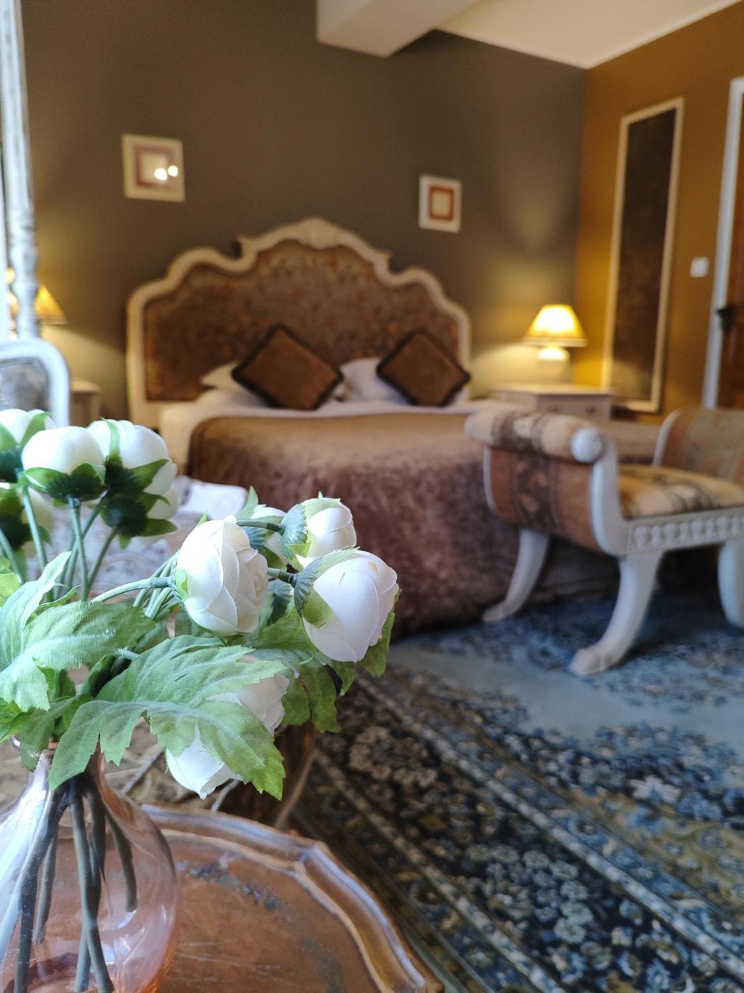 L'Entree Chambres D'Hotes Bar & Restaurant Castillonnès Eksteriør bilde